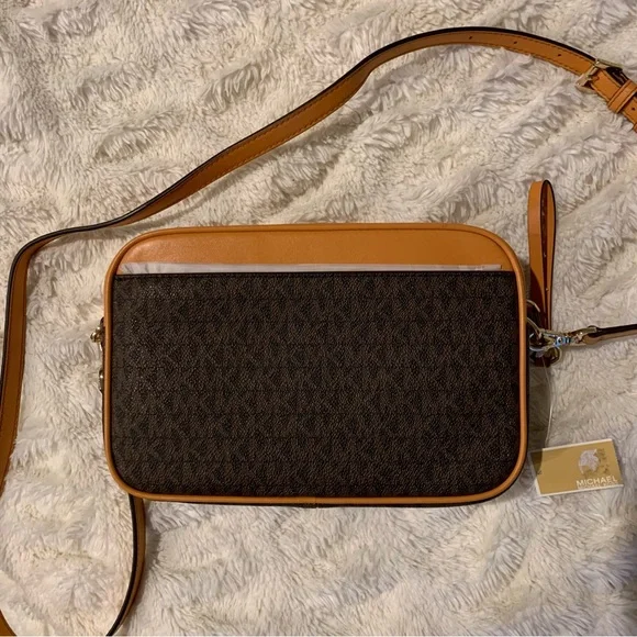Michael Kors Jet Set Crossbody Bag - Picture 3 of 8